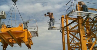 Демонтаж башенного крана в Королев - услуги по демонтажу от Сварной-Крл от 1570 руб.